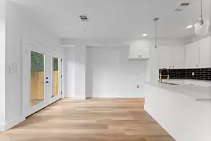 8205 Carver Rd, Houston, TX 77088 - Photo 18