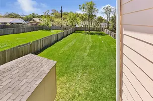 353 Bay Oaks Dr, La Porte, TX 77571 - Photo 22