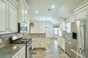 13613 Vail Dr, Montgomery, TX 77356 - Photo 12