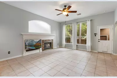 6 E Cottage Green Street, The Woodlands, TX 77382 - Photo 20