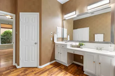 6 E Cottage Green Street, The Woodlands, TX 77382 - Photo 28