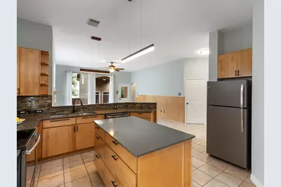 6 E Cottage Green Street, The Woodlands, TX 77382 - Photo 18