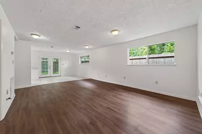 418 Texas Street, Tomball, TX 77375 - Photo 2