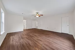 418 Texas St, Tomball, TX 77375 - Photo 8