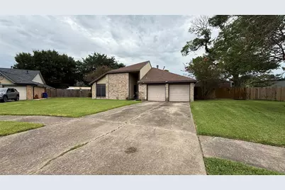 430 Enfield Drive, Highlands, TX 77562 - Photo 4