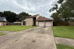 430 Enfield Dr, Highlands, TX 77562 - Photo 4