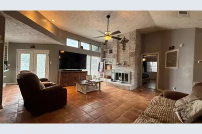 430 Enfield Drive, Highlands, TX 77562 - Photo 2