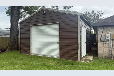 430 Enfield Drive, Highlands, TX 77562 - Photo 20