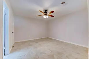 10703 Highland Woods Dr, Sugar Land, TX 77498 - Photo 6