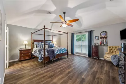 381 Oakshire Court, League City, TX 77573 - Photo 4
