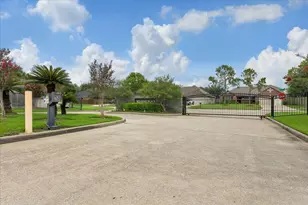 381 Oakshire Ct, League City, TX 77573 - Photo 26