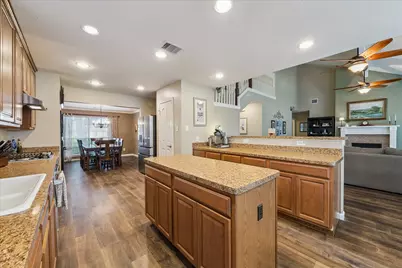 381 Oakshire Court, League City, TX 77573 - Photo 2