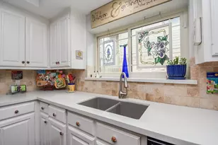 1023 Cardinal Ave, Sugar Land, TX 77478 - Photo 12