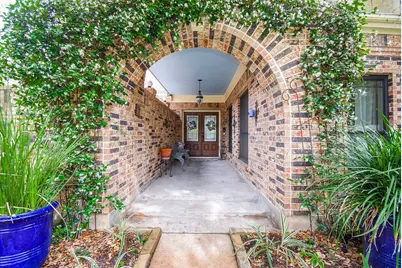 1023 Cardinal Avenue, Sugar Land, TX 77478 - Photo 4