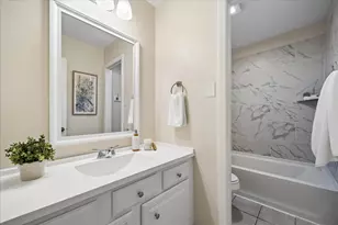 813 Lakeview Dr, Sugar Land, TX 77498 - Photo 20