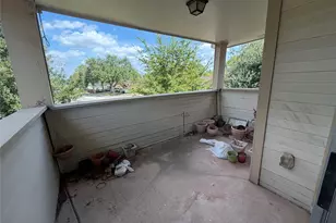 11500 Meadow Ln, Houston, TX 77477 - Photo 10
