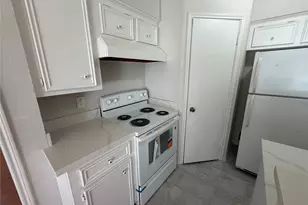 11500 Meadow Ln, Houston, TX 77477 - Photo 2