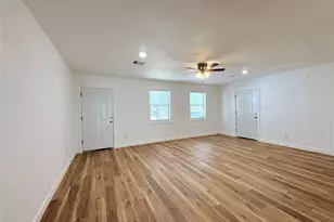 3206 Avenue K, Bay City, TX 77414 - Photo 4