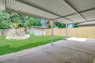 7902 La Roche Ln, Houston, TX 77036 - Photo 18