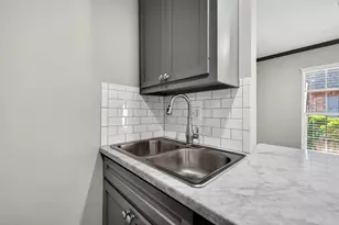 8931 Gaylord St, Houston, TX 77024 - Photo 20