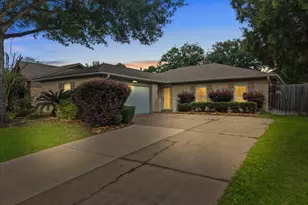 883 Silverpines Rd, Houston, TX 77062 - Photo 2