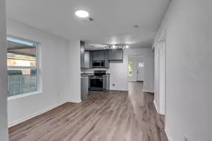 2416 Cumberland St, Houston, TX 77023 - Photo 8