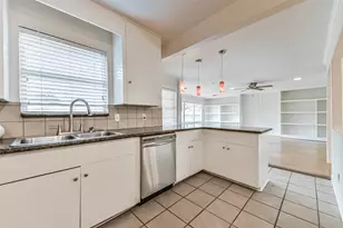 3023 Fairhope St, Houston, TX 77025 - Photo 4