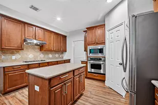 10402 Sagedock Ct, Houston, TX 77089 - Photo 18