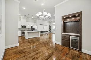 256 W 28th St, Houston, TX 77008 - Photo 6