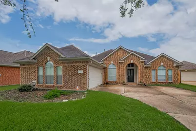 311 N Esplanade Lane, Stafford, TX 77477 - Photo 1