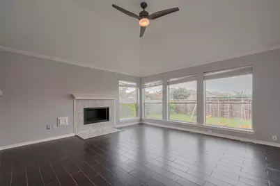 311 N Esplanade Lane, Stafford, TX 77477 - Photo 12