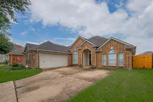 311 N Esplanade Ln, Stafford, TX 77477 - Photo 4