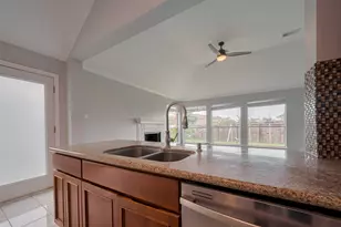311 N Esplanade Ln, Stafford, TX 77477 - Photo 20