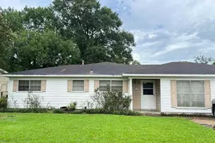 270 Ferndale Ln, Beaumont, TX 77707 - Photo 2