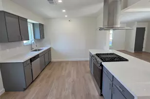 11726 N Willow Cir, Houston, TX 77071 - Photo 6