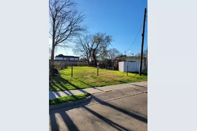 8013 N Main Street Street, Houston, TX 77022 - Photo 2