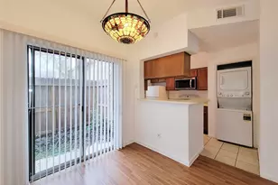 7575 Cambridge St, Houston, TX 77054 - Photo 8