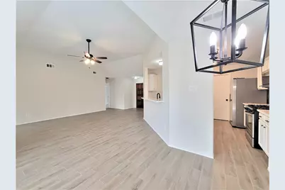 11410 Sunny Creek Drive, Houston, TX 77066 - Photo 10