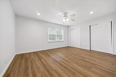 4702 Holly Street, Bellaire, TX 77401 - Photo 10