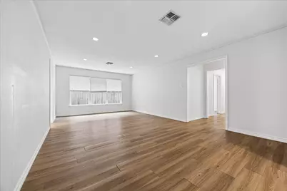 4702 Holly Street, Bellaire, TX 77401 - Photo 12