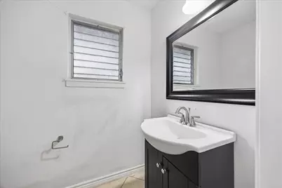 4702 Holly Street, Bellaire, TX 77401 - Photo 8