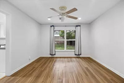 4702 Holly Street, Bellaire, TX 77401 - Photo 2