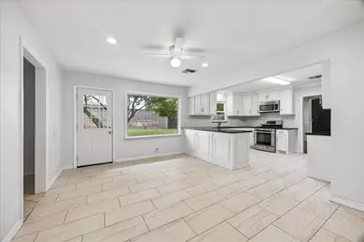 4702 Holly Street, Bellaire, TX 77401 - Photo 6