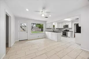 4702 Holly St, Bellaire, TX 77401 - Photo 6