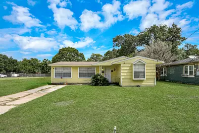 1909 Brooks Avenue, Rosenberg, TX 77471 - Photo 2