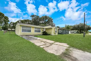 1909 Brooks Ave, Rosenberg, TX 77471 - Photo 6