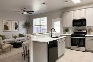 38 Blue Creek Pl, The Woodlands, TX 77382 - Photo 2