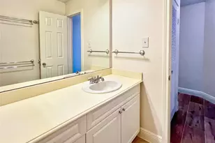 3130 SW Walnut Bend Ln SW, Houston, TX 77042 - Photo 18