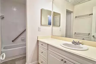 3130 SW Walnut Bend Ln SW, Houston, TX 77042 - Photo 20