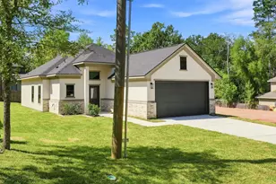 3020 Apache St, Willis, TX 77378 - Photo 2
